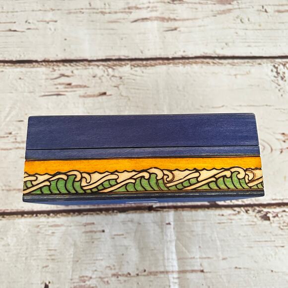 Vintage Dolphin Polished Jewelry Keepsake Trinket Box - Picture 3 of 10